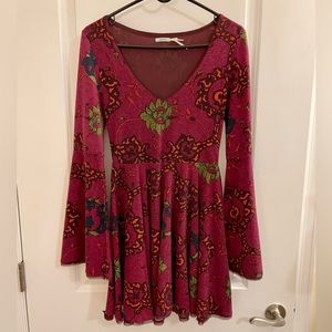 Kimchi Blue dress w bell sleeves size small